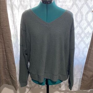 Aeropostale reversible long sleeve vneck green waffle patterned shirt